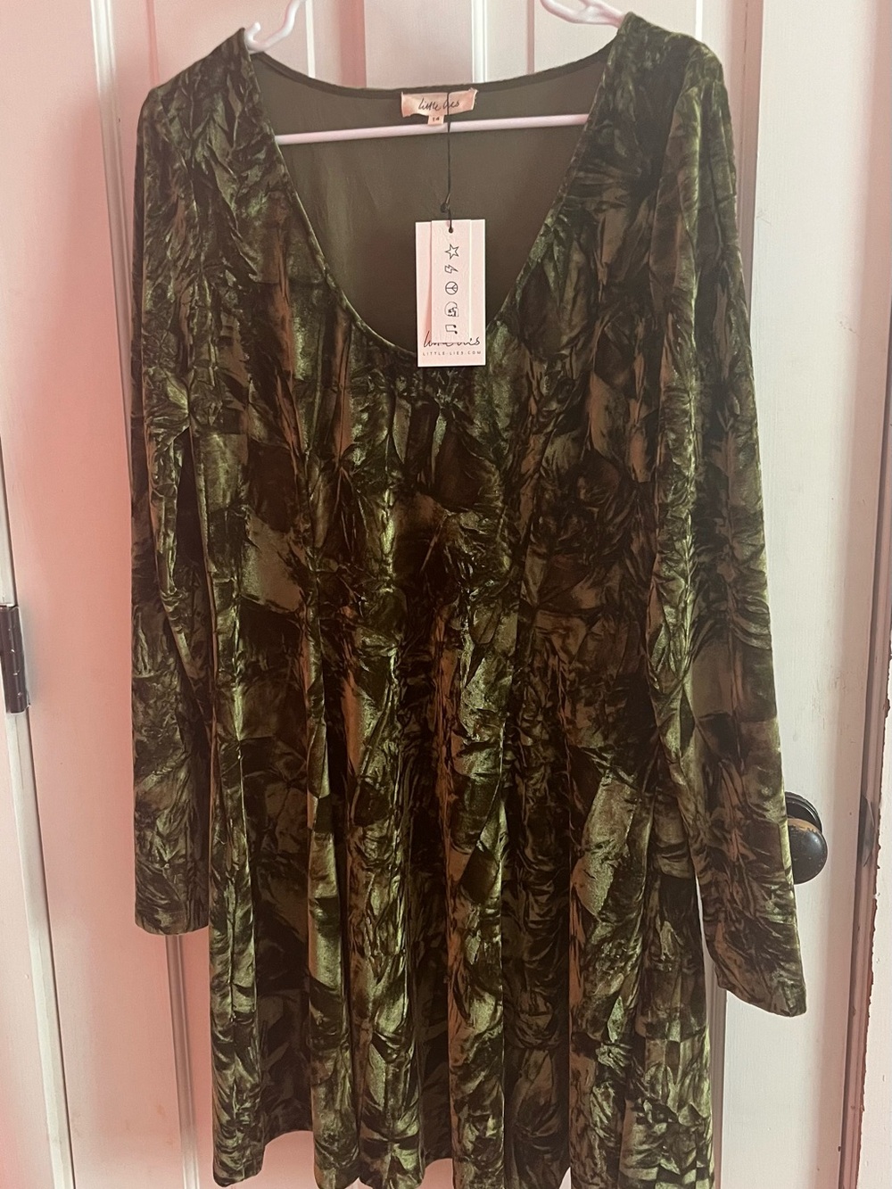 NWT TAYLOR SWIFT LITTLE LIES DRESS